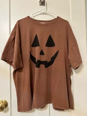 Pink Lily Rust-Brown Graphic Tee with Black jack o lantern Print pumpkin